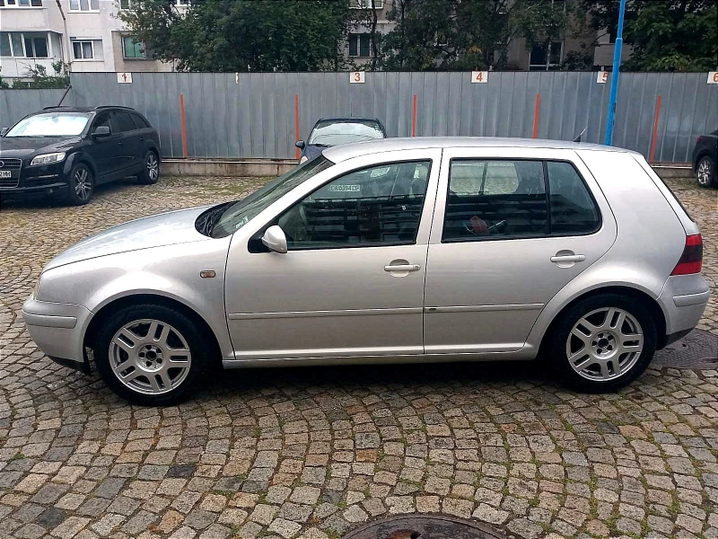 VW Golf 1.8.ГАЗ.КЛИМАТРОНИК!!!, снимка 3 - Автомобили и джипове - 47196413