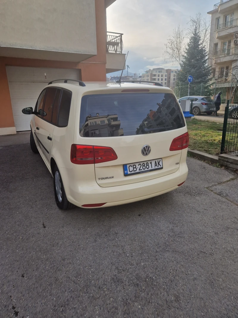 VW Touran 1.6 Tdi, снимка 5 - Автомобили и джипове - 47656910