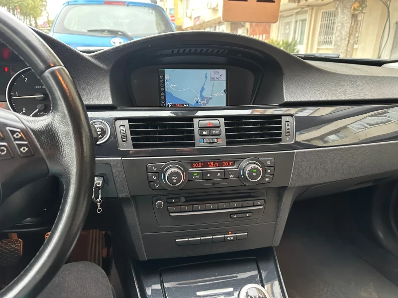 BMW 320, снимка 14 - Автомобили и джипове - 47940188