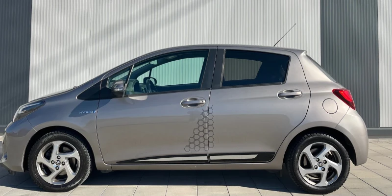 Toyota Yaris Hybrid, нави, камера, автомат, евро6, снимка 7 - Автомобили и джипове - 48098514