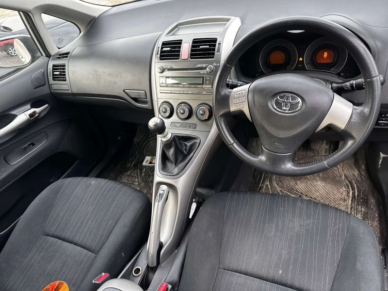 Toyota Auris 2.0 D-4D 126к.с, снимка 12 - Автомобили и джипове - 48844145