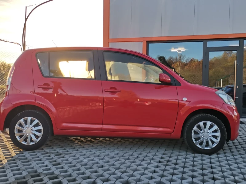Daihatsu Sirion  АВТОМАТИК 4х4, снимка 6 - Автомобили и джипове - 52424082