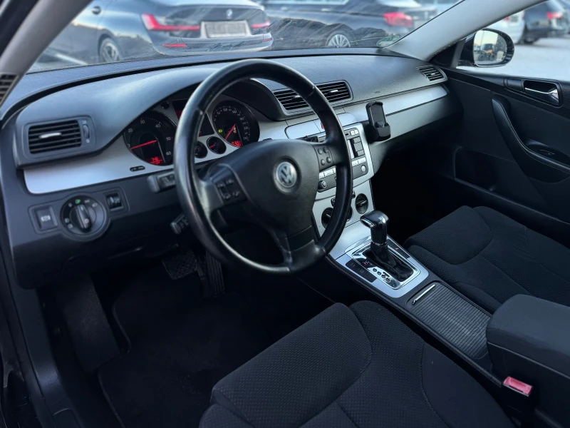 VW Passat 2.0TDI AVTOMAT NAVI, снимка 7 - Автомобили и джипове - 52903697
