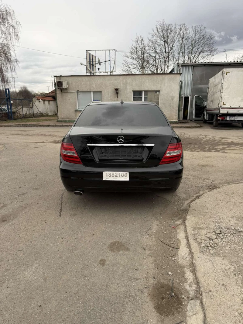 Mercedes-Benz C 220, снимка 4 - Автомобили и джипове - 53000836