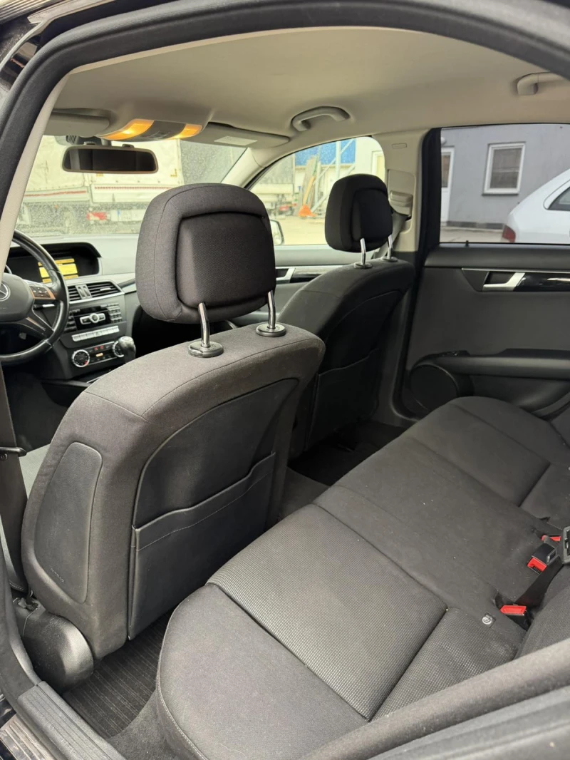 Mercedes-Benz C 220, снимка 6 - Автомобили и джипове - 53000836