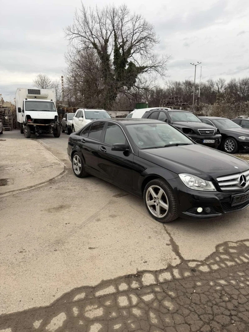 Mercedes-Benz C 220, снимка 3 - Автомобили и джипове - 53000836