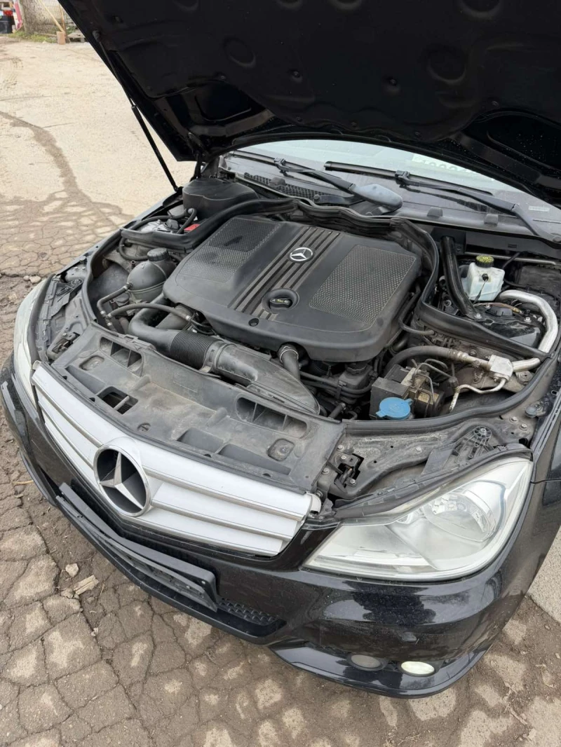 Mercedes-Benz C 220, снимка 9 - Автомобили и джипове - 53000836