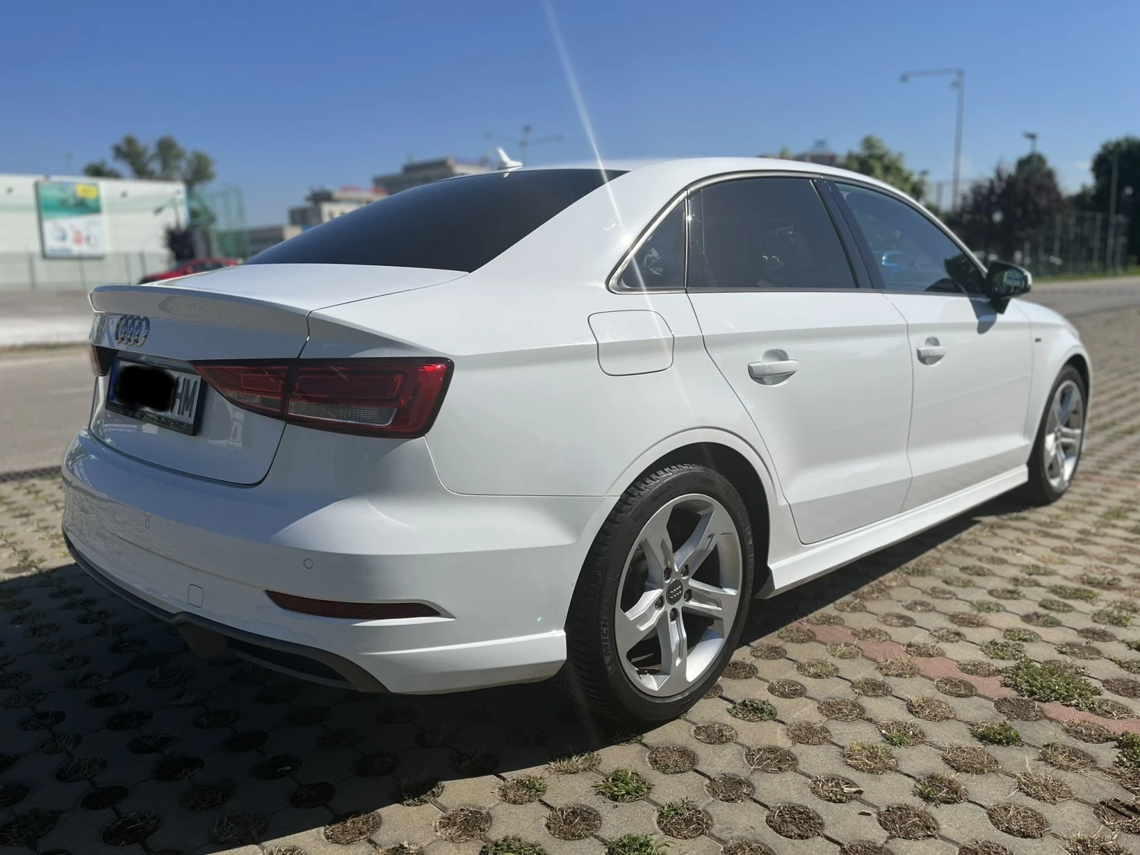 Audi A3 FACE ПЕРФЕКТНА Sline+ Автоматик Седан - изображение 6