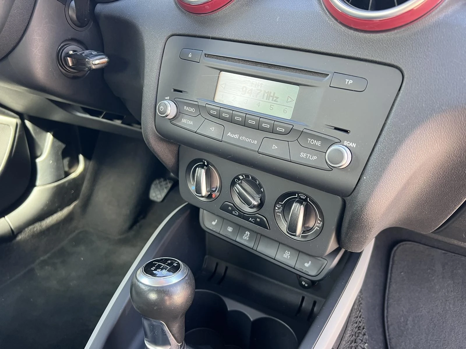 Audi A1 1.4 - изображение 10
