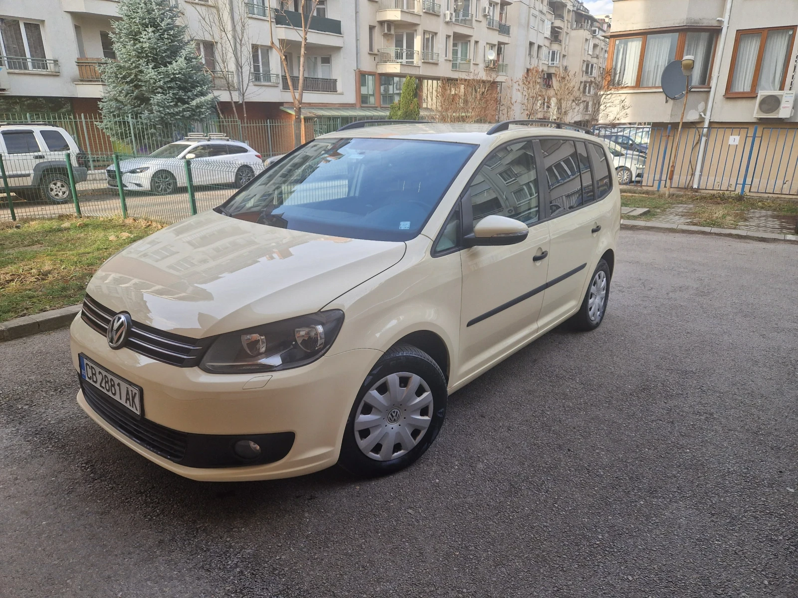 VW Touran 1.6 Tdi - изображение 2