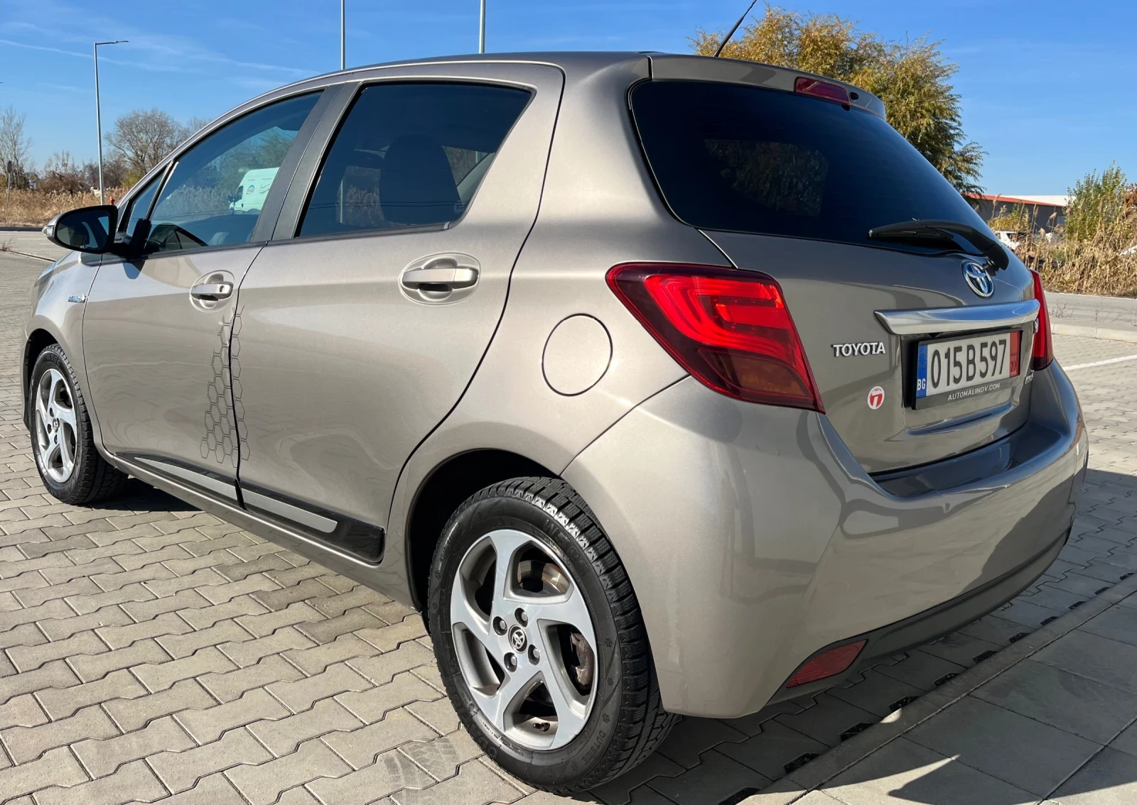 Toyota Yaris Hybrid, нави, камера, автомат, евро6 - изображение 4