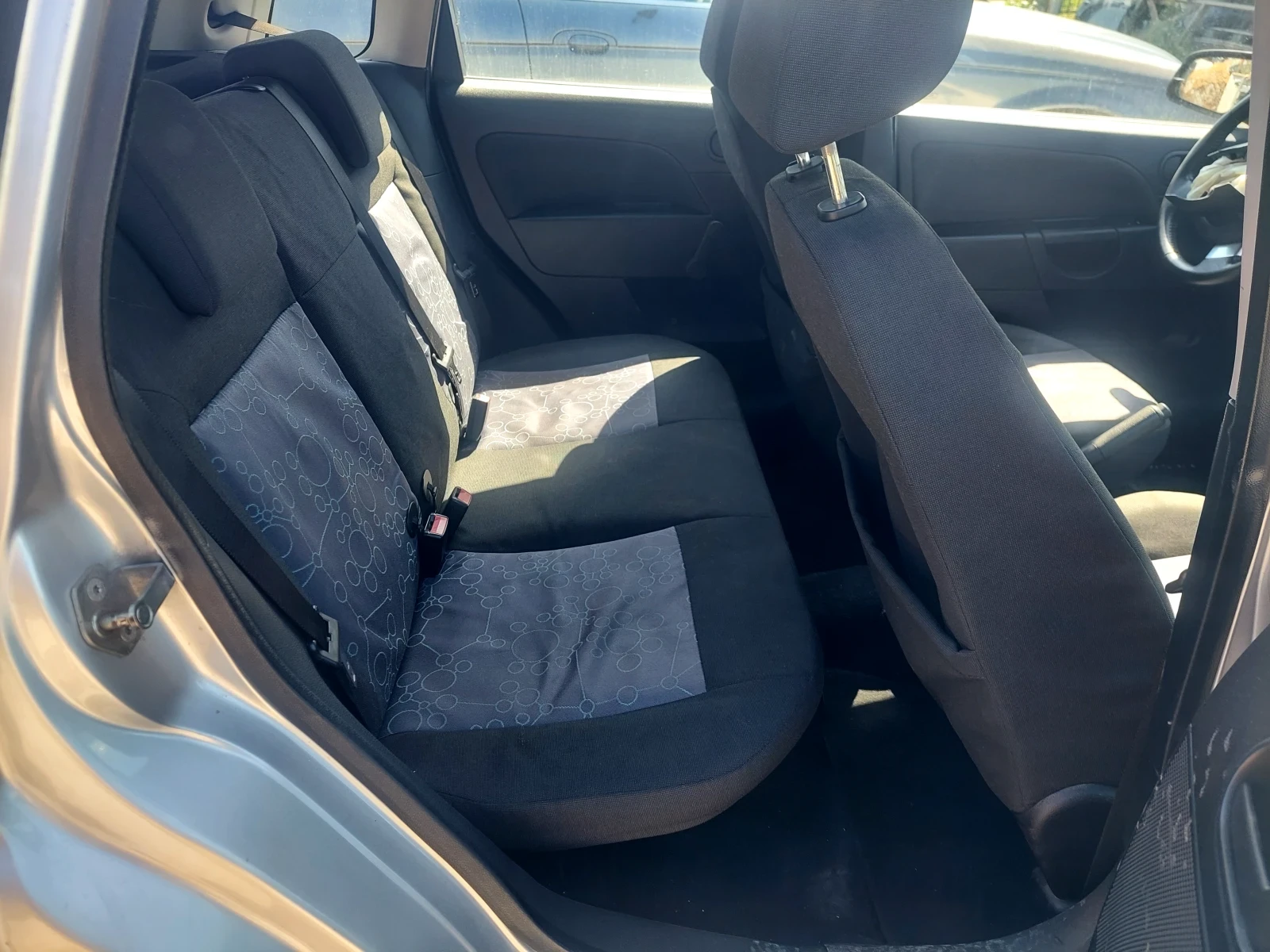Ford Fiesta 1.25i - изображение 5