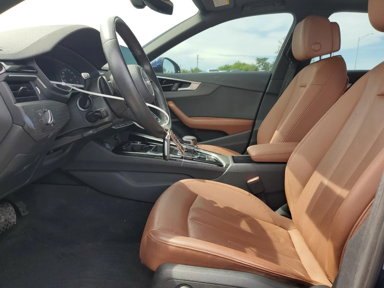 Audi A4 PREMIUM 40 - изображение 7
