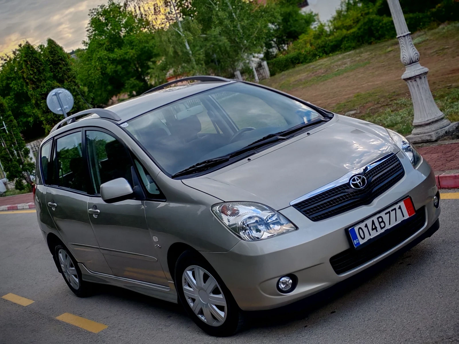 Toyota Corolla verso 2.0D4-D(90)* FACELIFT* НОВ ВНОС*  - изображение 9