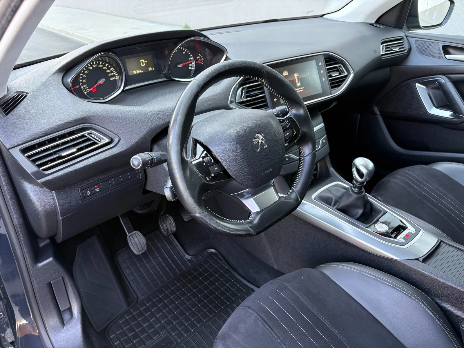 Peugeot 308 1.6BlueHDI Allure  - изображение 8