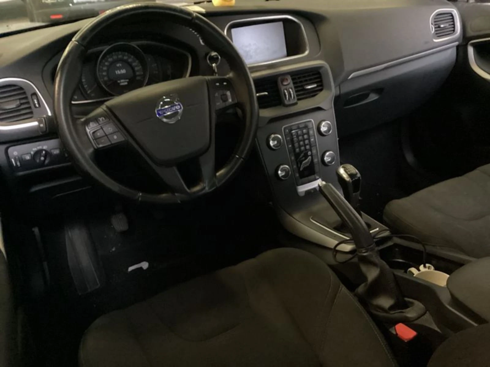 Volvo V40 D2 - изображение 5