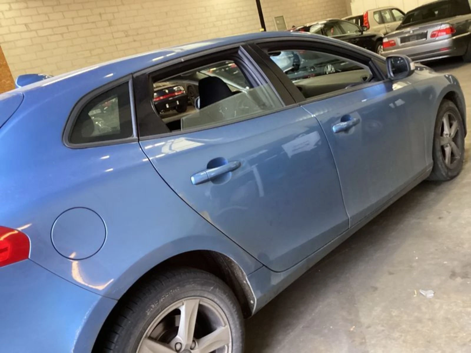 Volvo V40 D2 - изображение 3