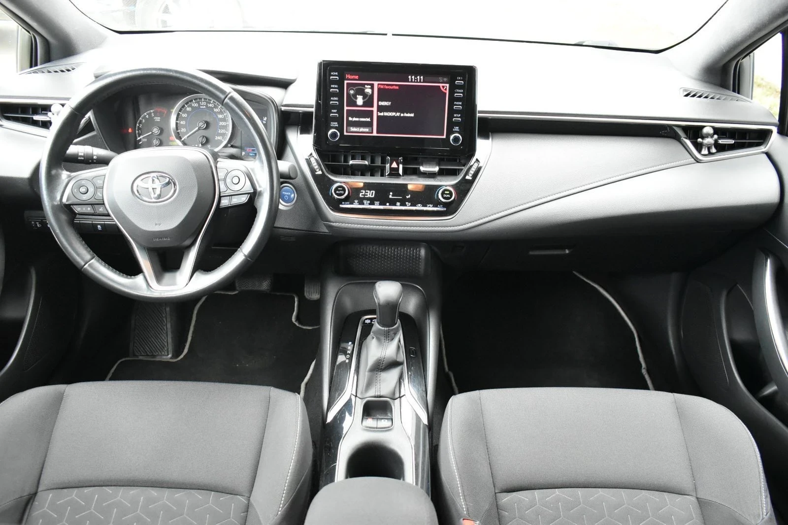 Toyota Corolla Hybrid  - изображение 9