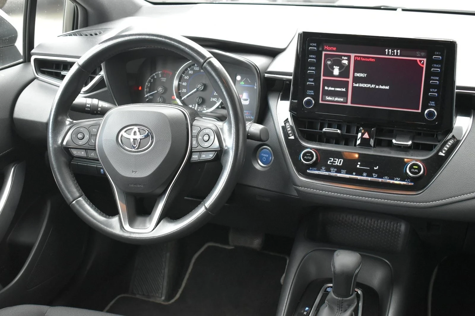 Toyota Corolla Hybrid  - изображение 10