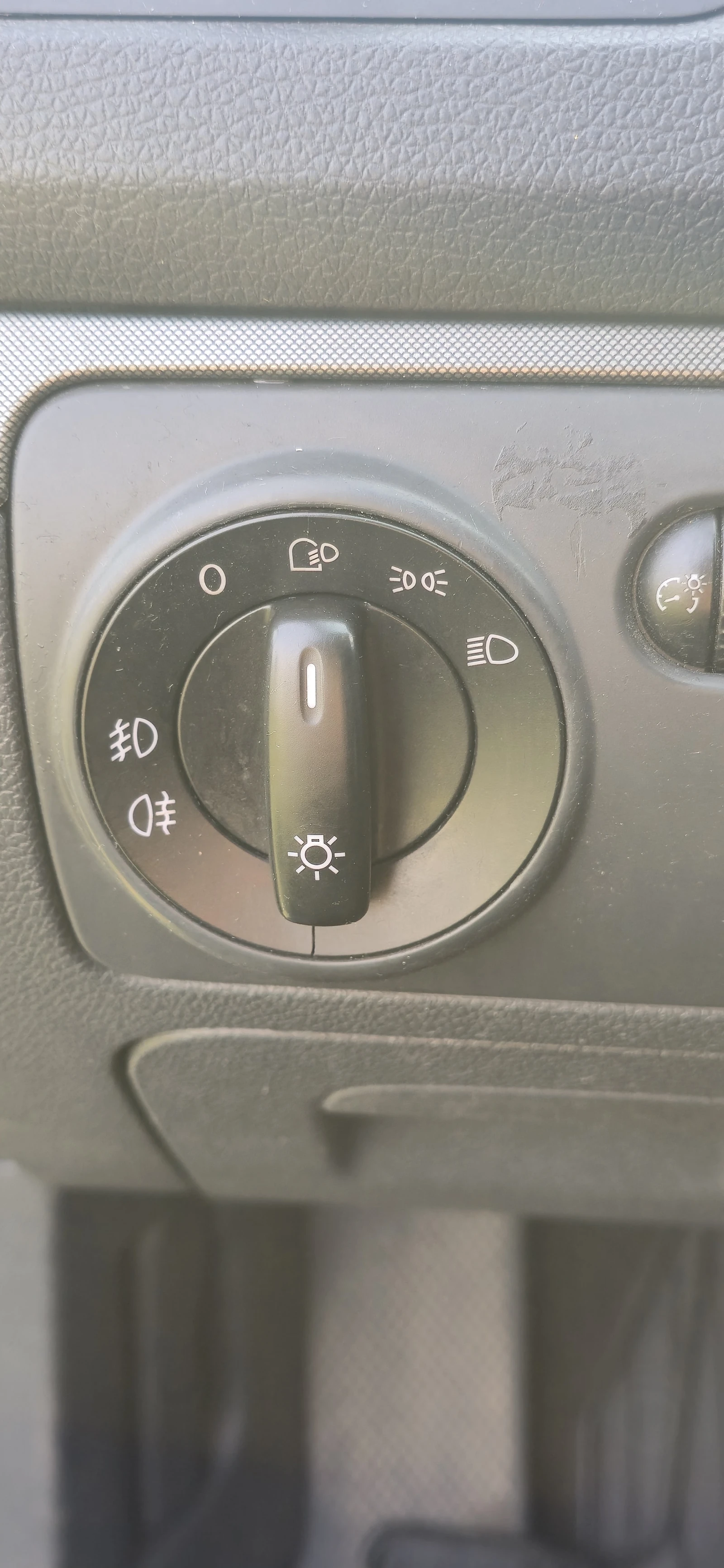 VW Golf 1.9 ТОП СЪСТОЯНИЕ , снимка 17 - Автомобили и джипове - 53757232