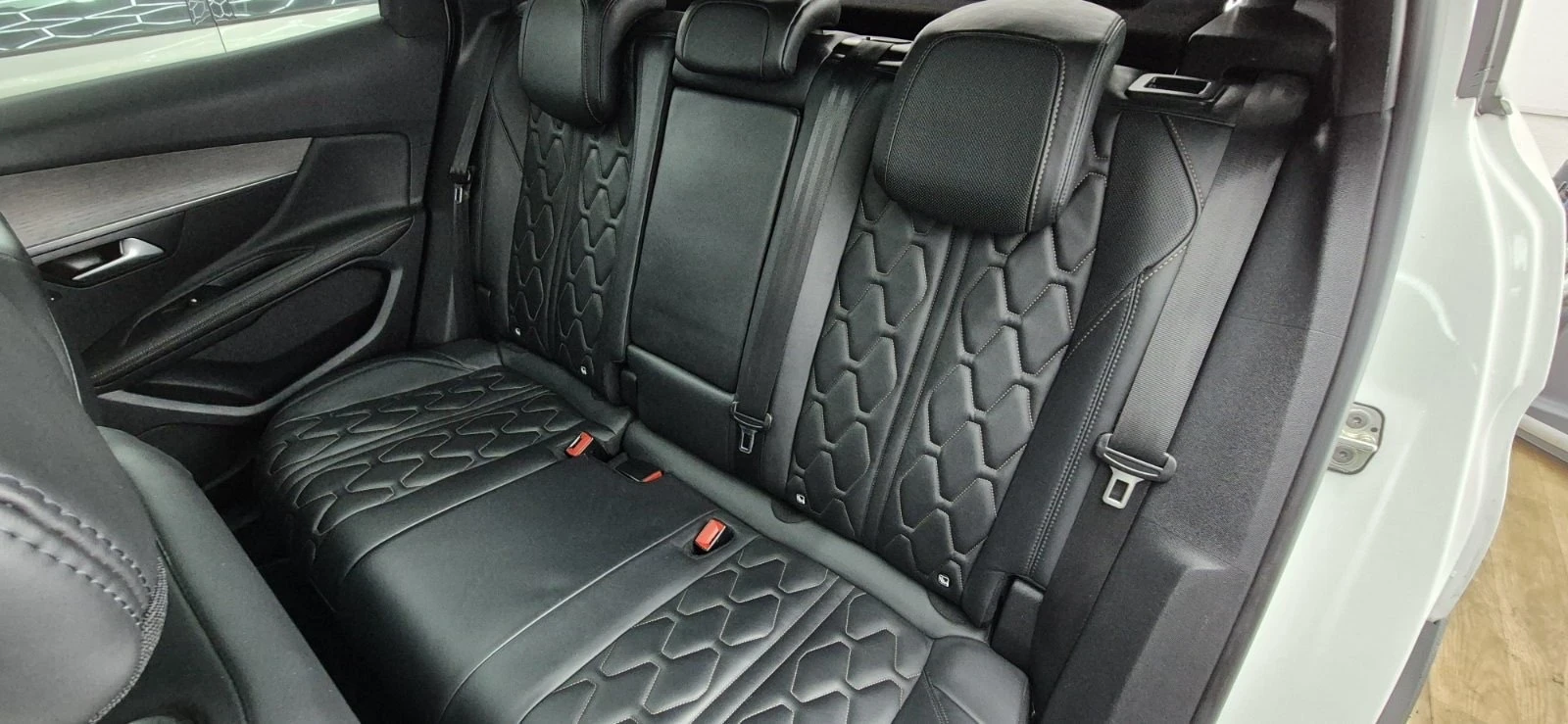 Peugeot 3008 2.0 Blue-HDi GT пълна сервизна история , снимка 9 - Автомобили и джипове - 53953719