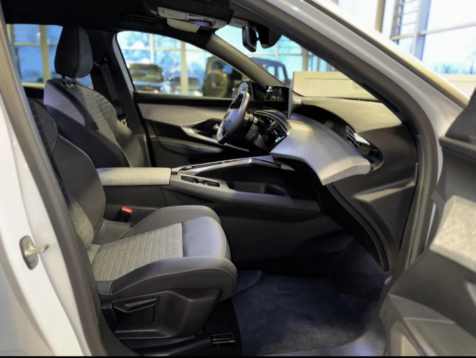 Peugeot 3008 Allure Hybrid e-DSC6 Touch, снимка 14 - Автомобили и джипове - 54067106