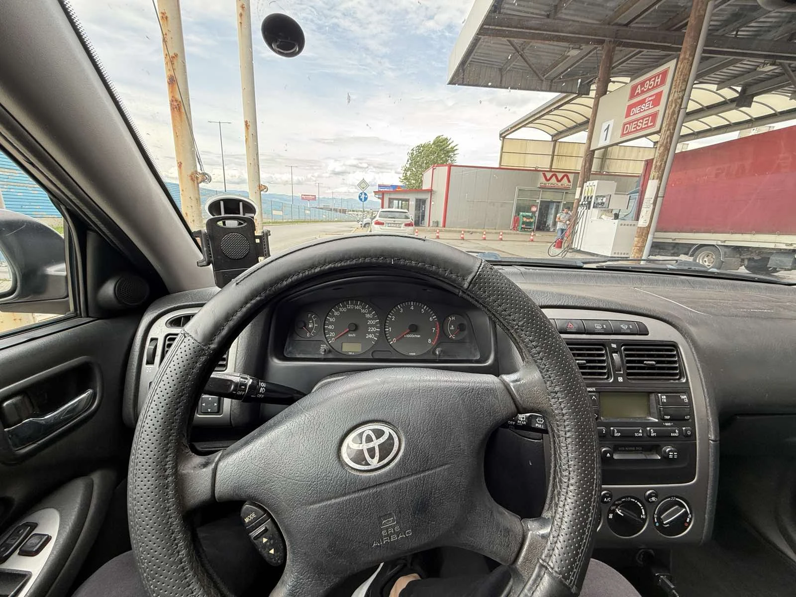 Toyota Avensis 1.8VVT-i, снимка 11 - Автомобили и джипове - 54659825