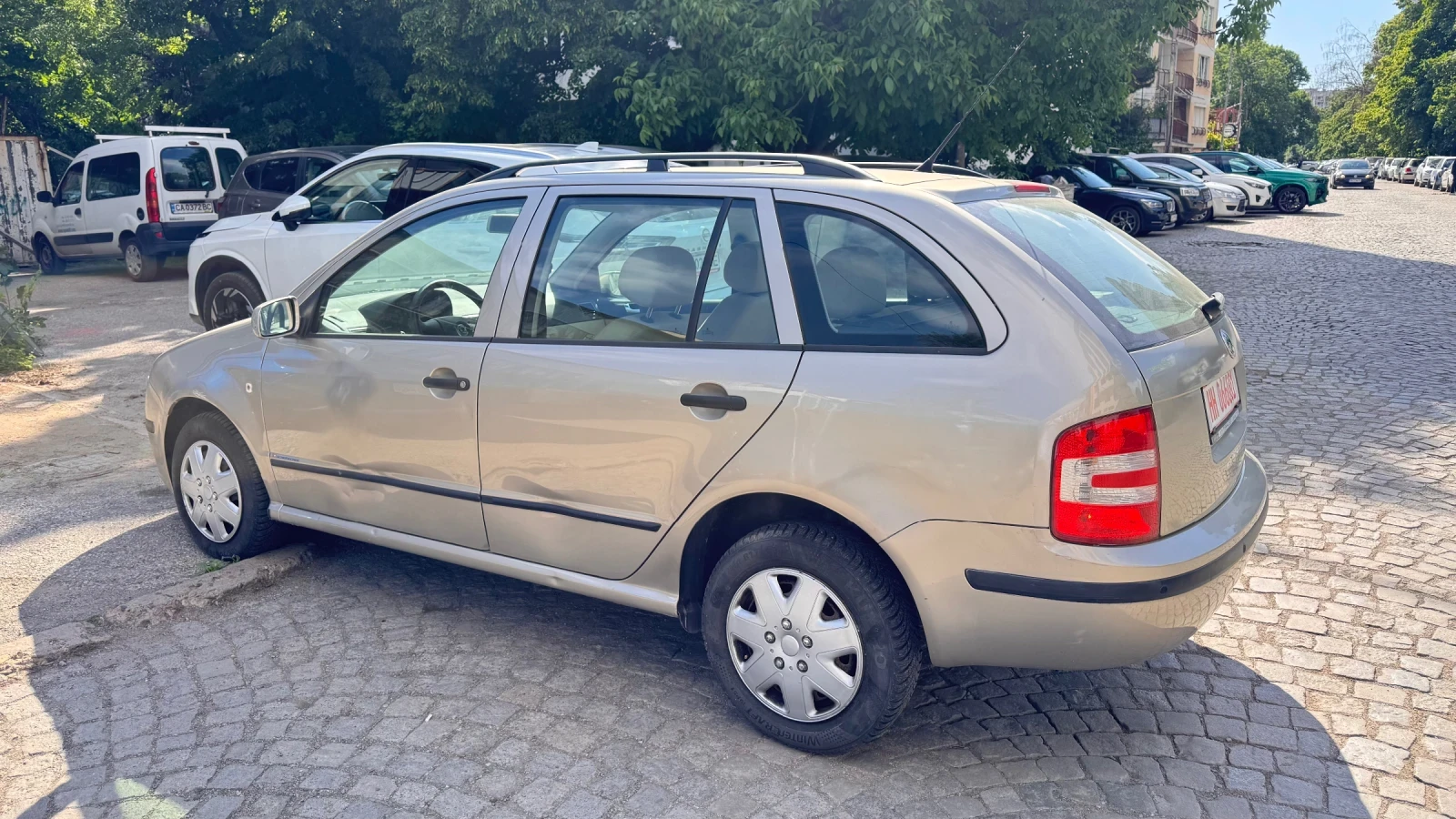 Skoda Fabia 1.4 бензин, снимка 6 - Автомобили и джипове - 54724618