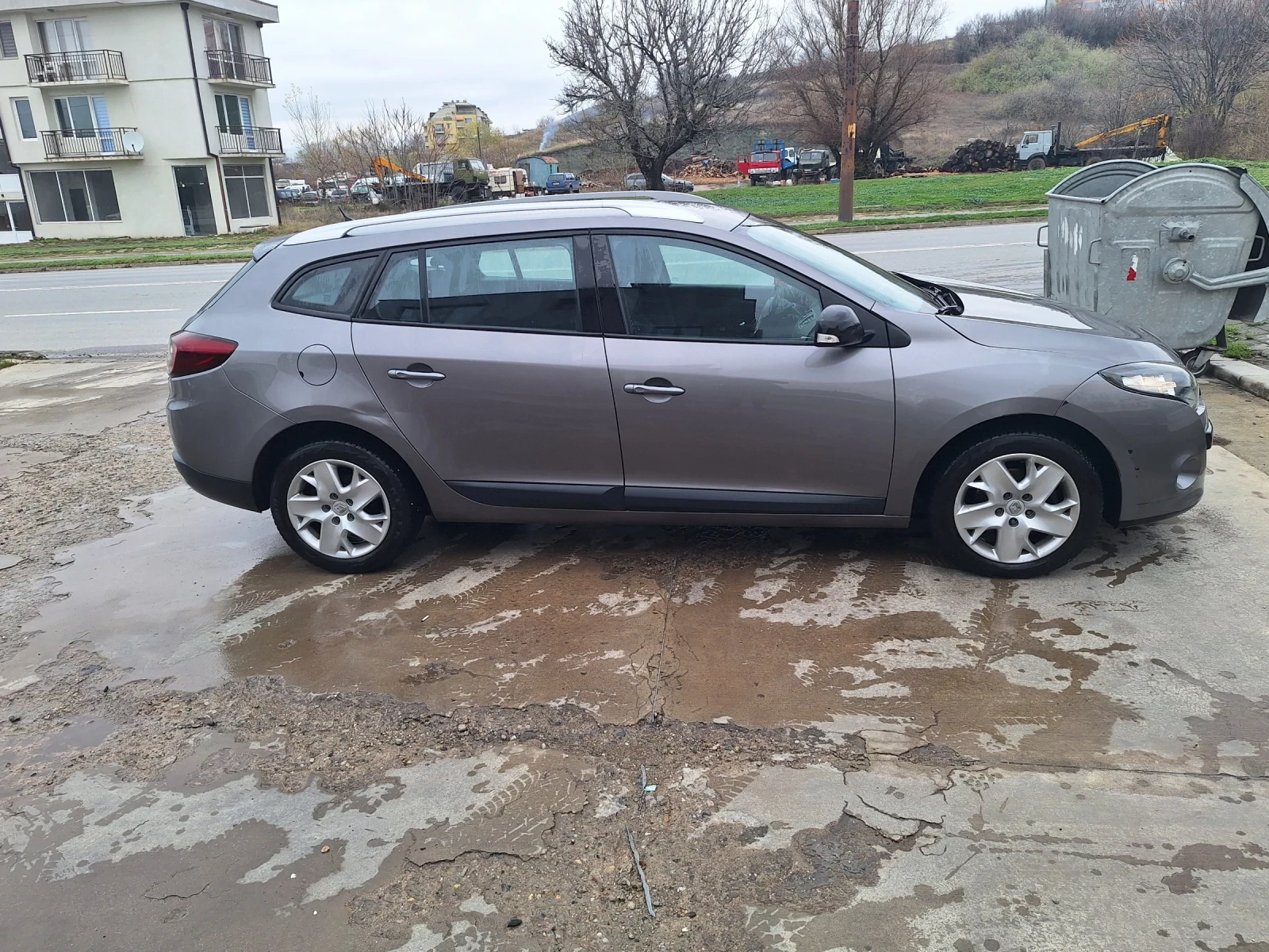 Renault Megane 1.5, снимка 3 - Автомобили и джипове - 54933995