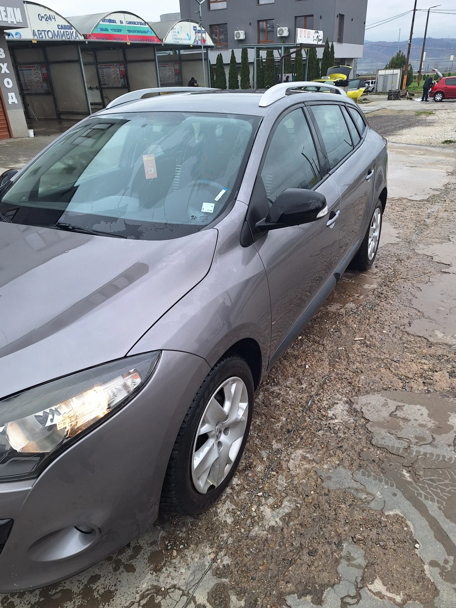 Renault Megane 1.5, снимка 2 - Автомобили и джипове - 54933995