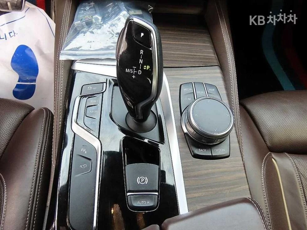 BMW 530 XDRIVE M SPORT + HEAD UP/360/PANO/FULL | Mobile.bg � ����������� 11