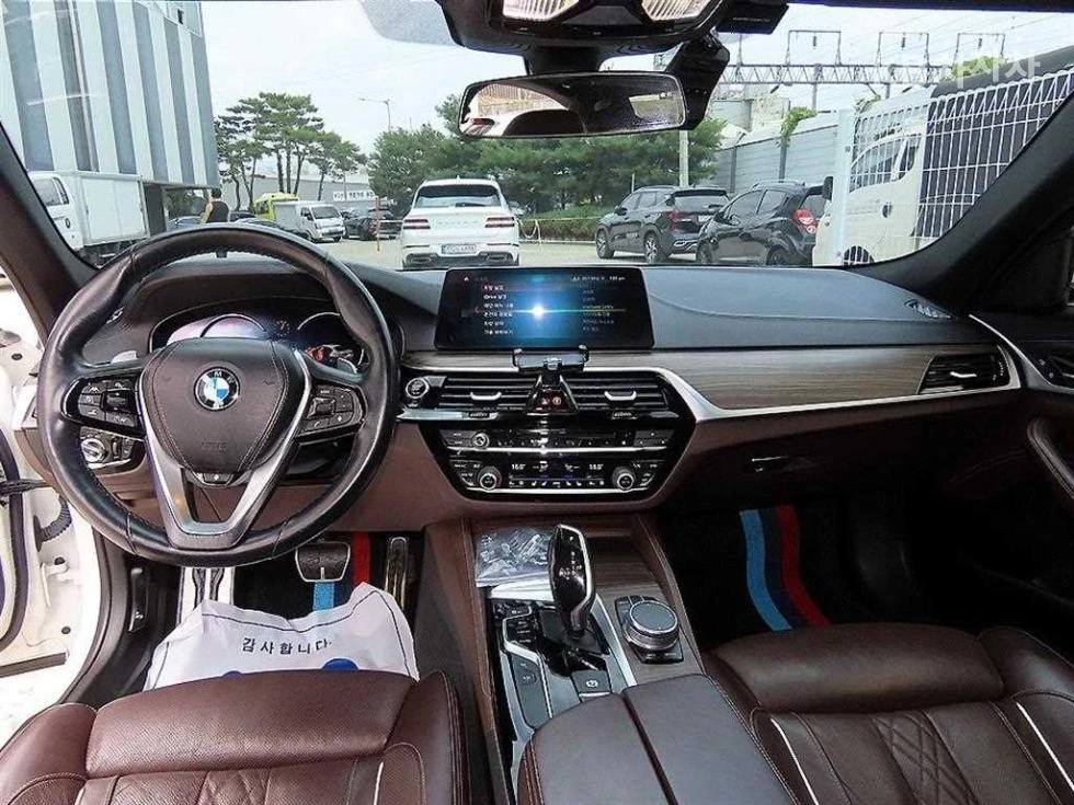 BMW 530 XDRIVE M SPORT + HEAD UP/360/PANO/FULL | Mobile.bg � ����������� 7