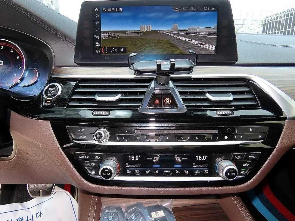 BMW 530 XDRIVE M SPORT + HEAD UP/360/PANO/FULL | Mobile.bg � ����������� 13