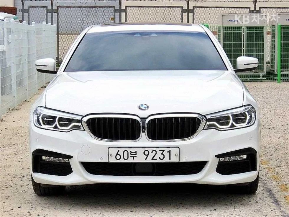 BMW 530 XDRIVE M SPORT + HEAD UP/360/PANO/FULL | Mobile.bg � ����������� 2