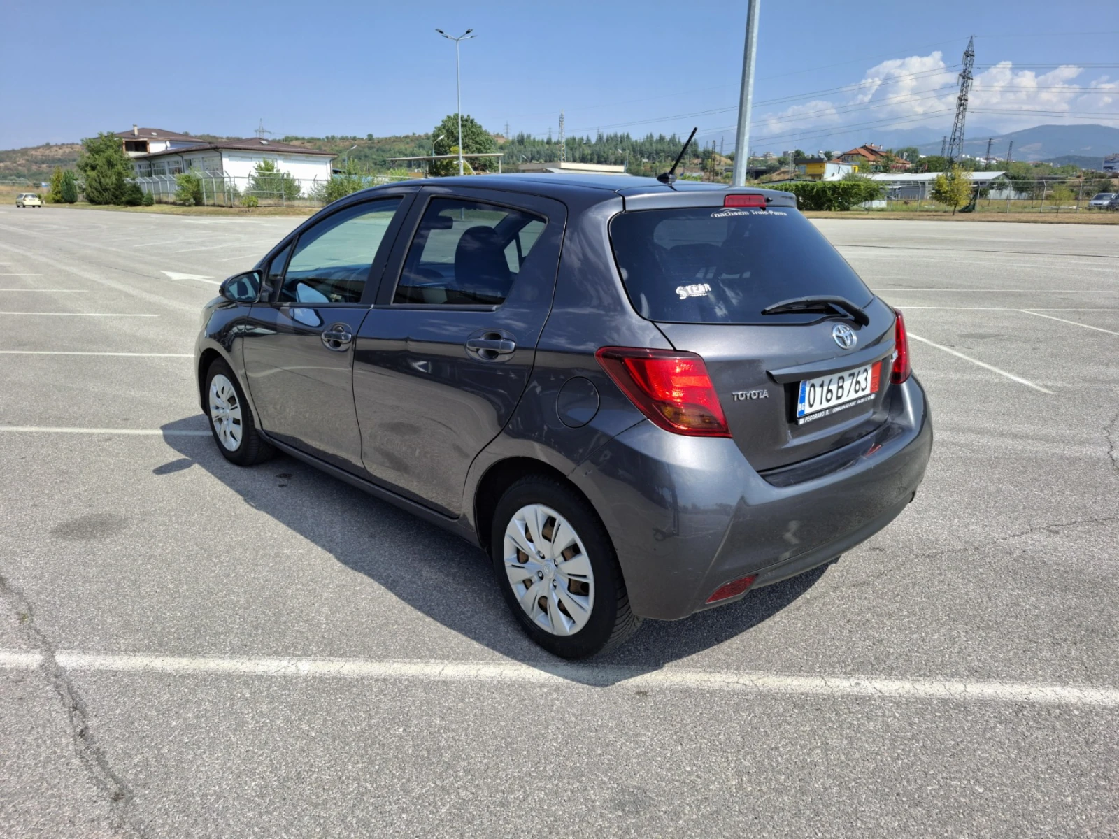 Toyota Yaris 1.4 D-4D * EURO6 * NAVI* FACELIFT, снимка 4 - Автомобили и джипове - 55829650