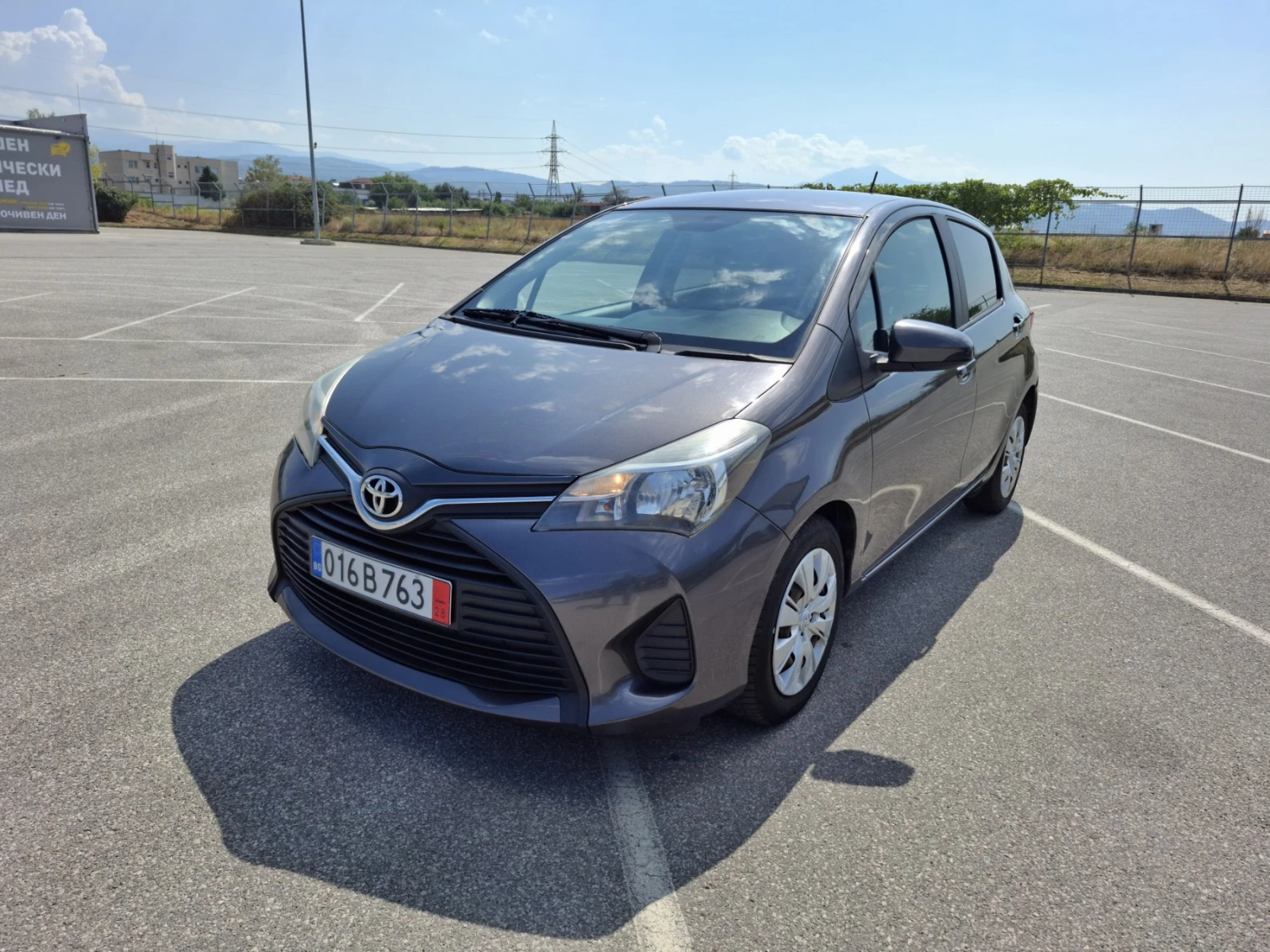 Toyota Yaris 1.4 D-4D * EURO6 * NAVI* FACELIFT, снимка 2 - Автомобили и джипове - 55829650