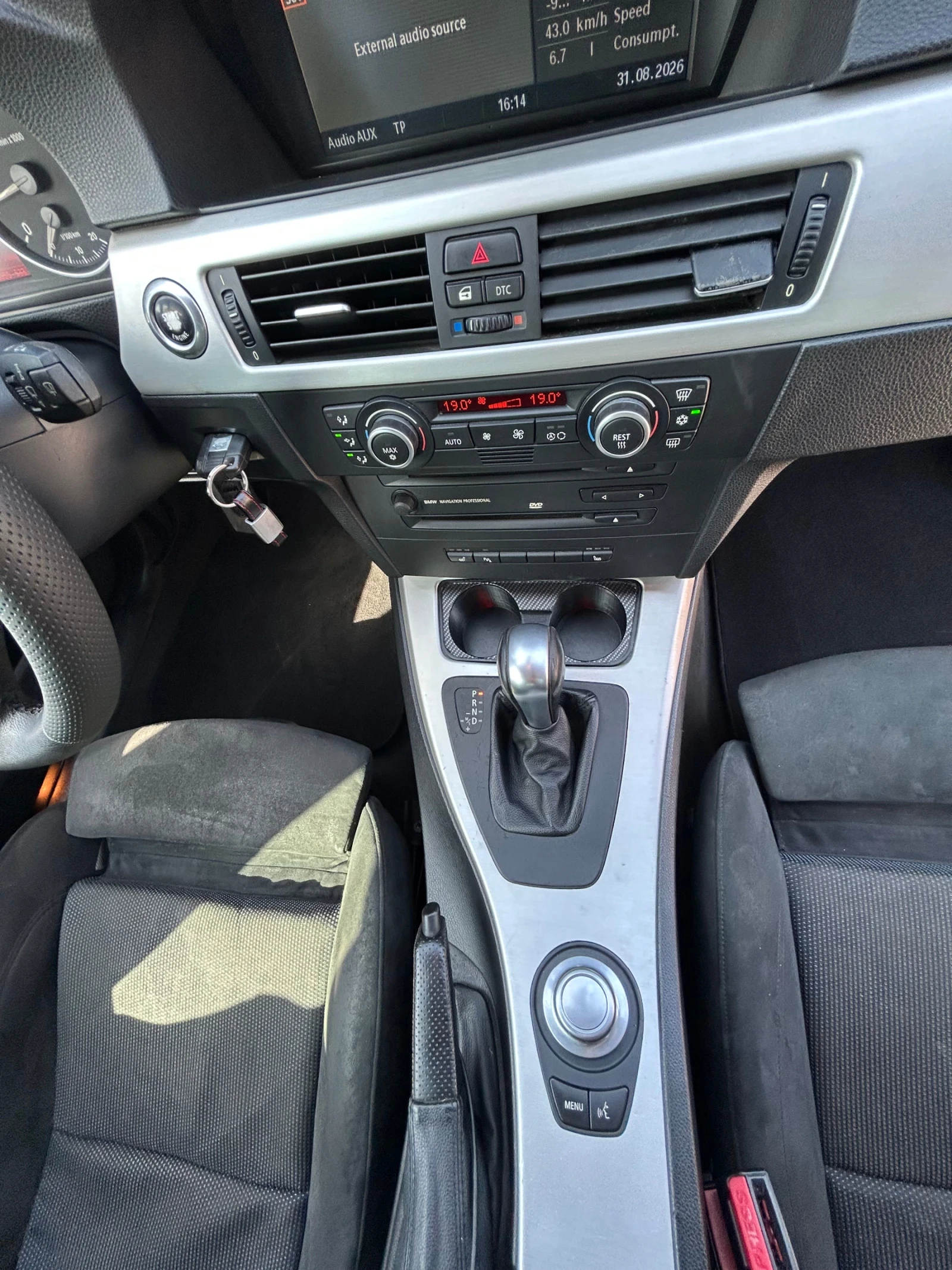 BMW 330 330Д автомат, снимка 9 - Автомобили и джипове - 55893914