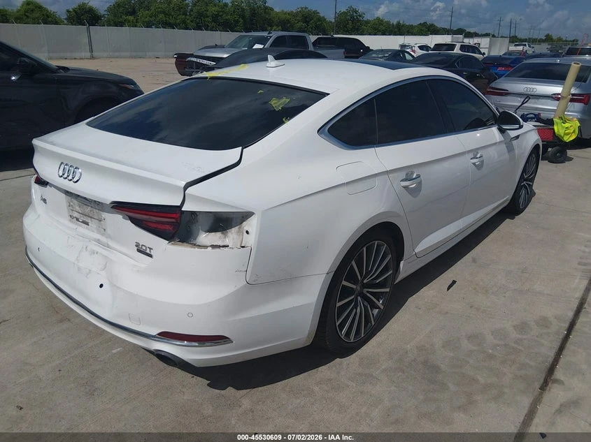 Audi A5 2.0l 2.0T Premium, снимка 4 - Автомобили и джипове - 56043448