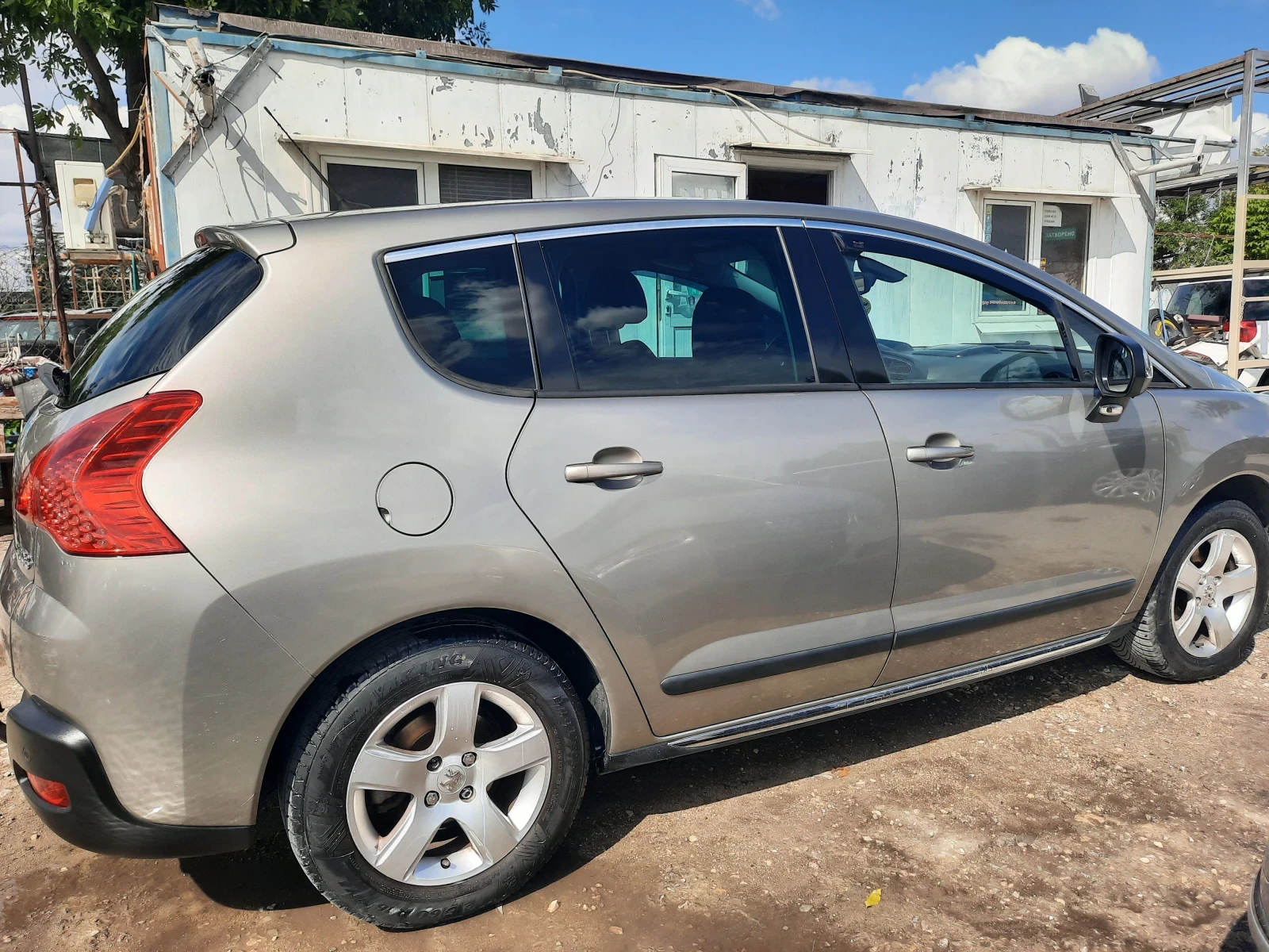 Peugeot 3008 2010та КАТО НОВА Е, снимка 4 - Автомобили и джипове - 56196832