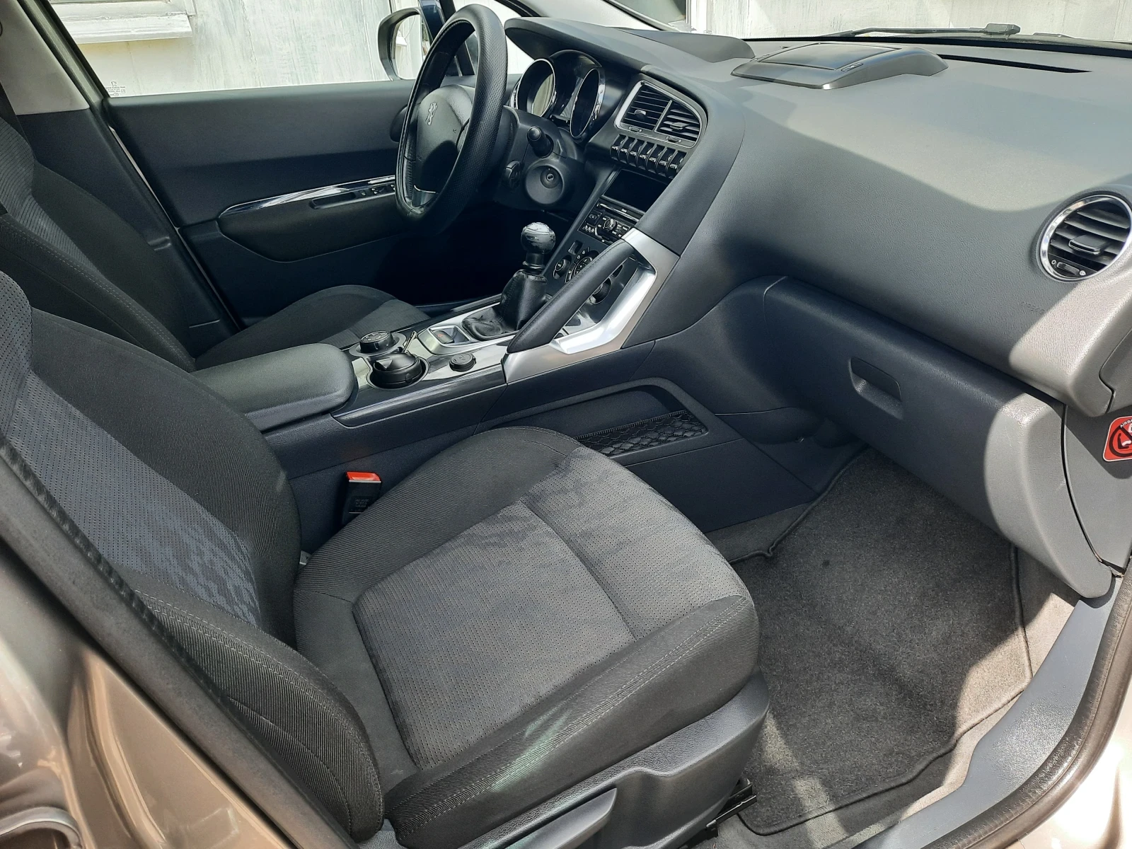 Peugeot 3008 2010та КАТО НОВА Е, снимка 9 - Автомобили и джипове - 56196832