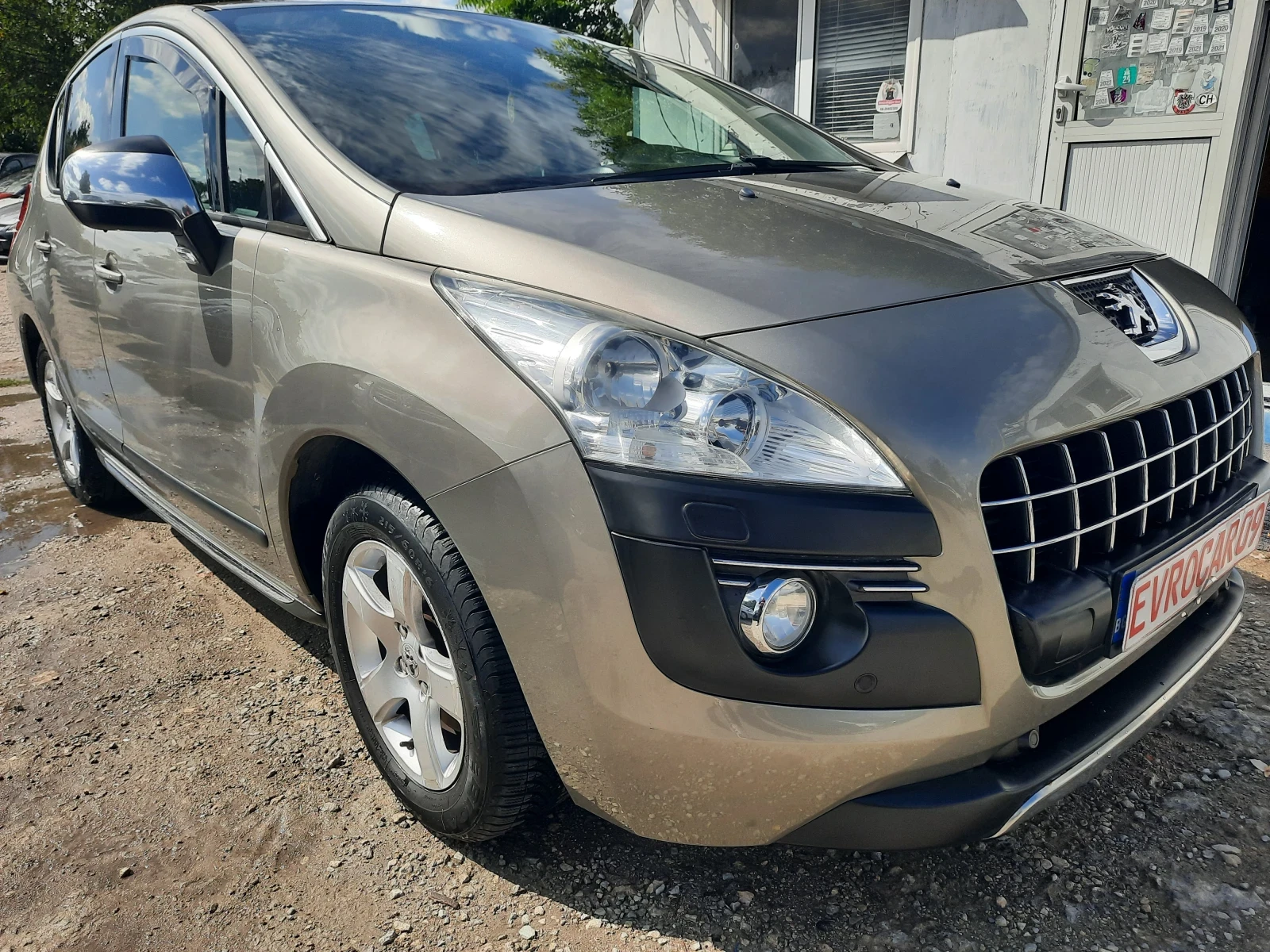 Peugeot 3008 2010та КАТО НОВА Е, снимка 2 - Автомобили и джипове - 56196832