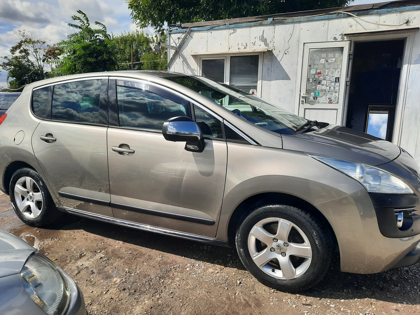 Peugeot 3008 2010та КАТО НОВА Е, снимка 3 - Автомобили и джипове - 56196832