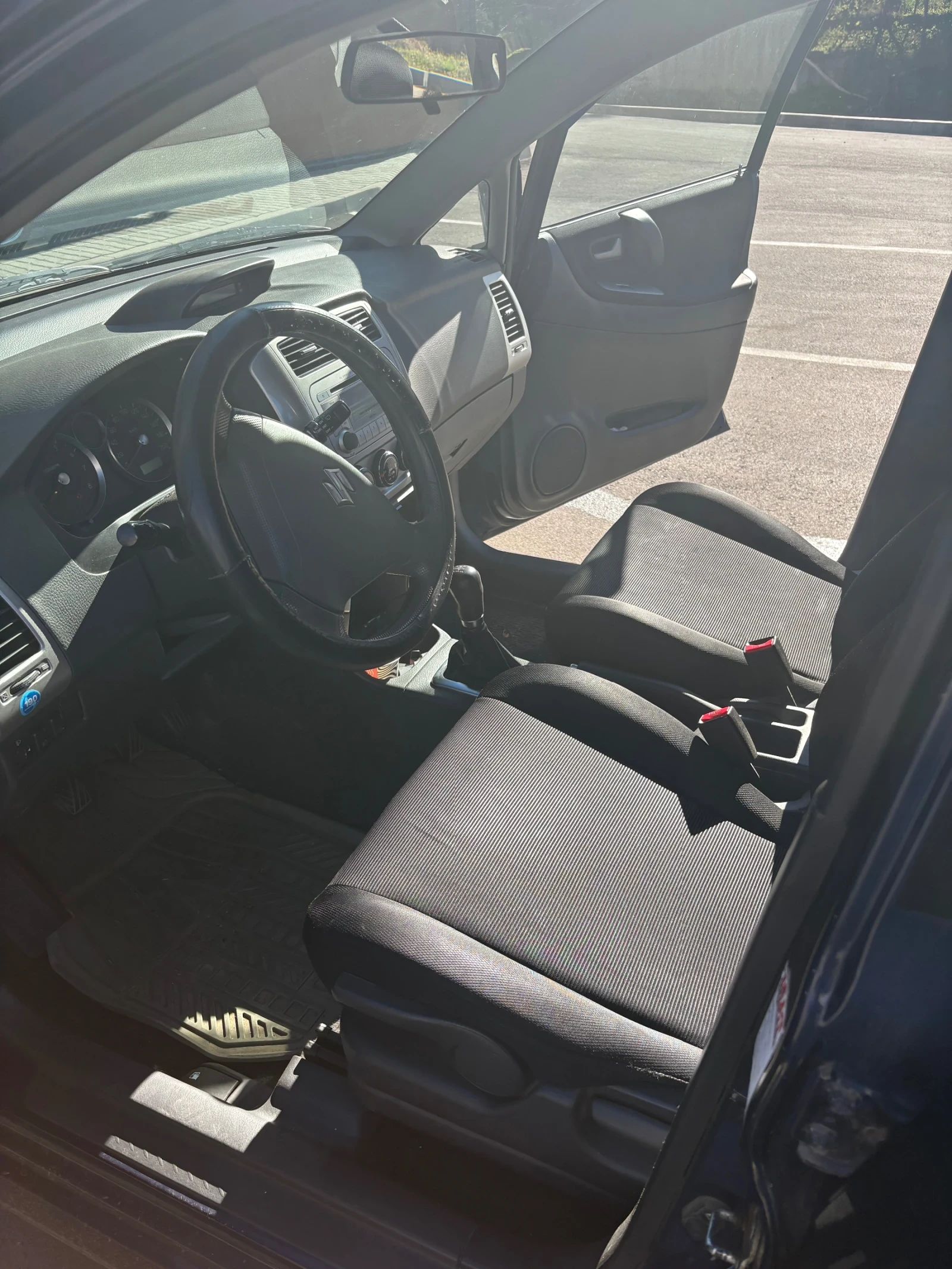 Suzuki Liana, снимка 6 - Автомобили и джипове - 56347219