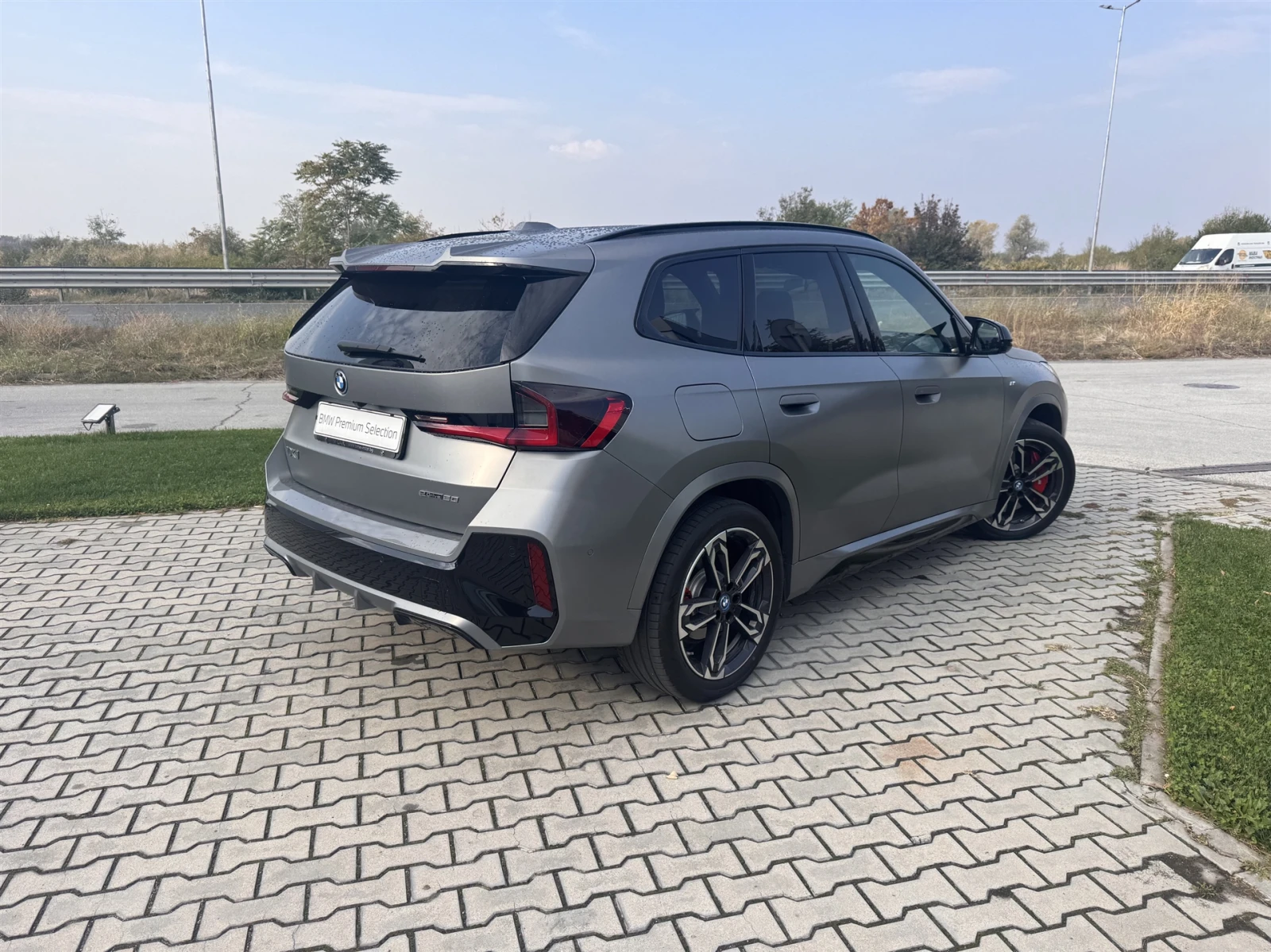 BMW iX1 eDrive20, снимка 2 - Автомобили и джипове - 56615254