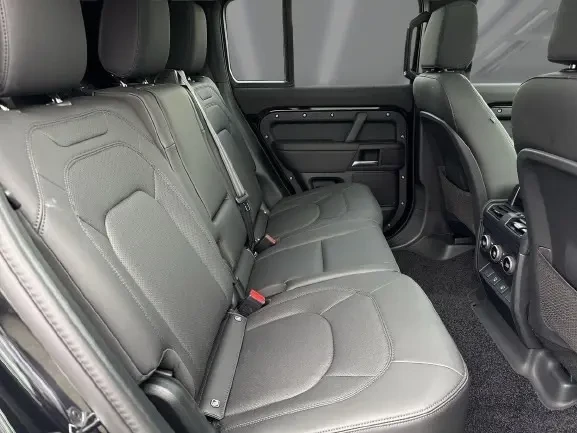 Land Rover Defender 130 D300 = Outbound = 7 Seats Гаранция, снимка 11 - Автомобили и джипове - 52884224