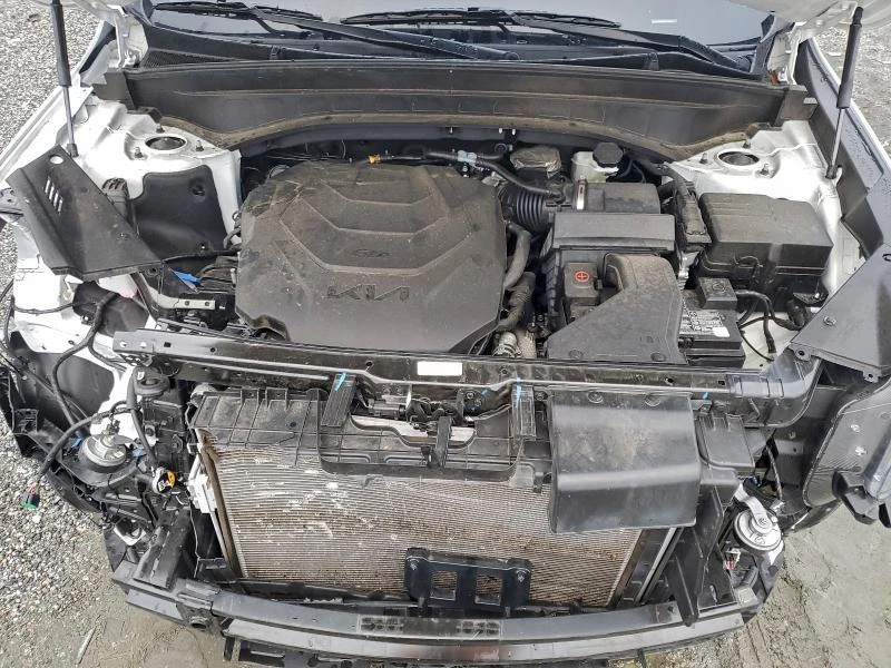 Kia Telluride 3.8L 6 ALL WHEEL DRIVE, снимка 13 - Автомобили и джипове - 53865814