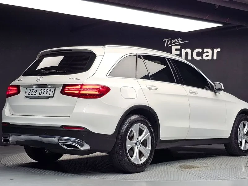 Mercedes-Benz GLC 220 4MATIC - САМО 30% АВАНС, снимка 2 - Автомобили и джипове - 56005621