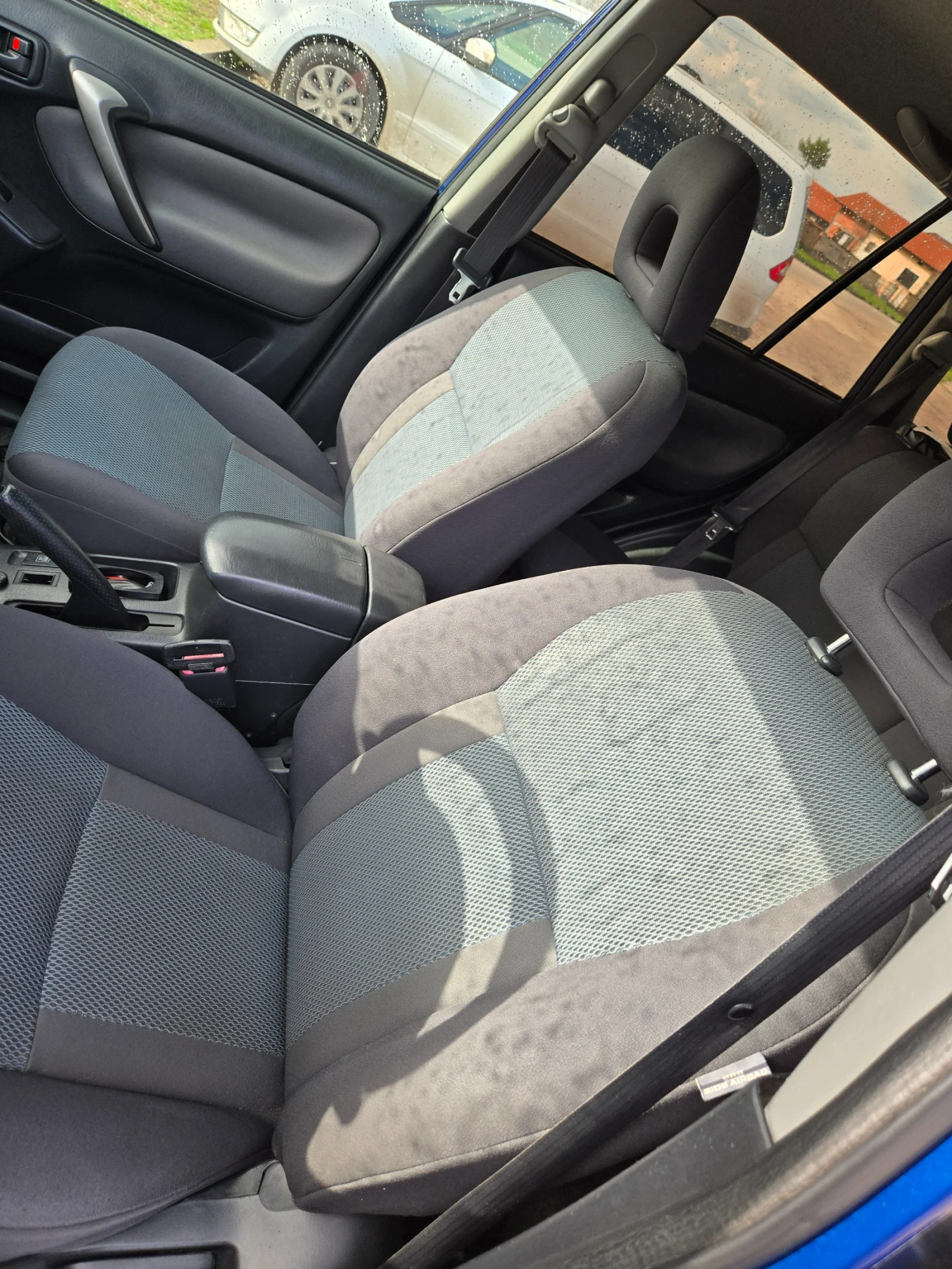 Toyota Rav4  - изображение 7