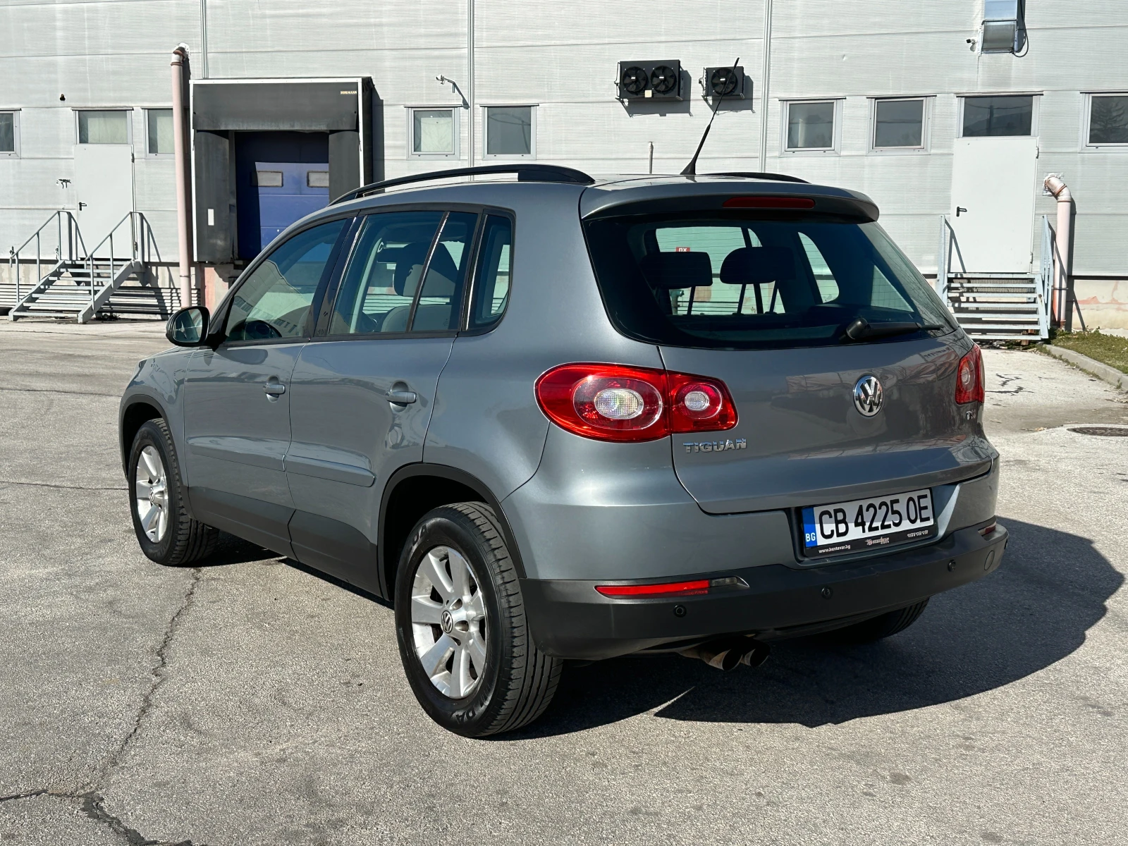 VW Tiguan, снимка 3 - Автомобили и джипове - 53861706