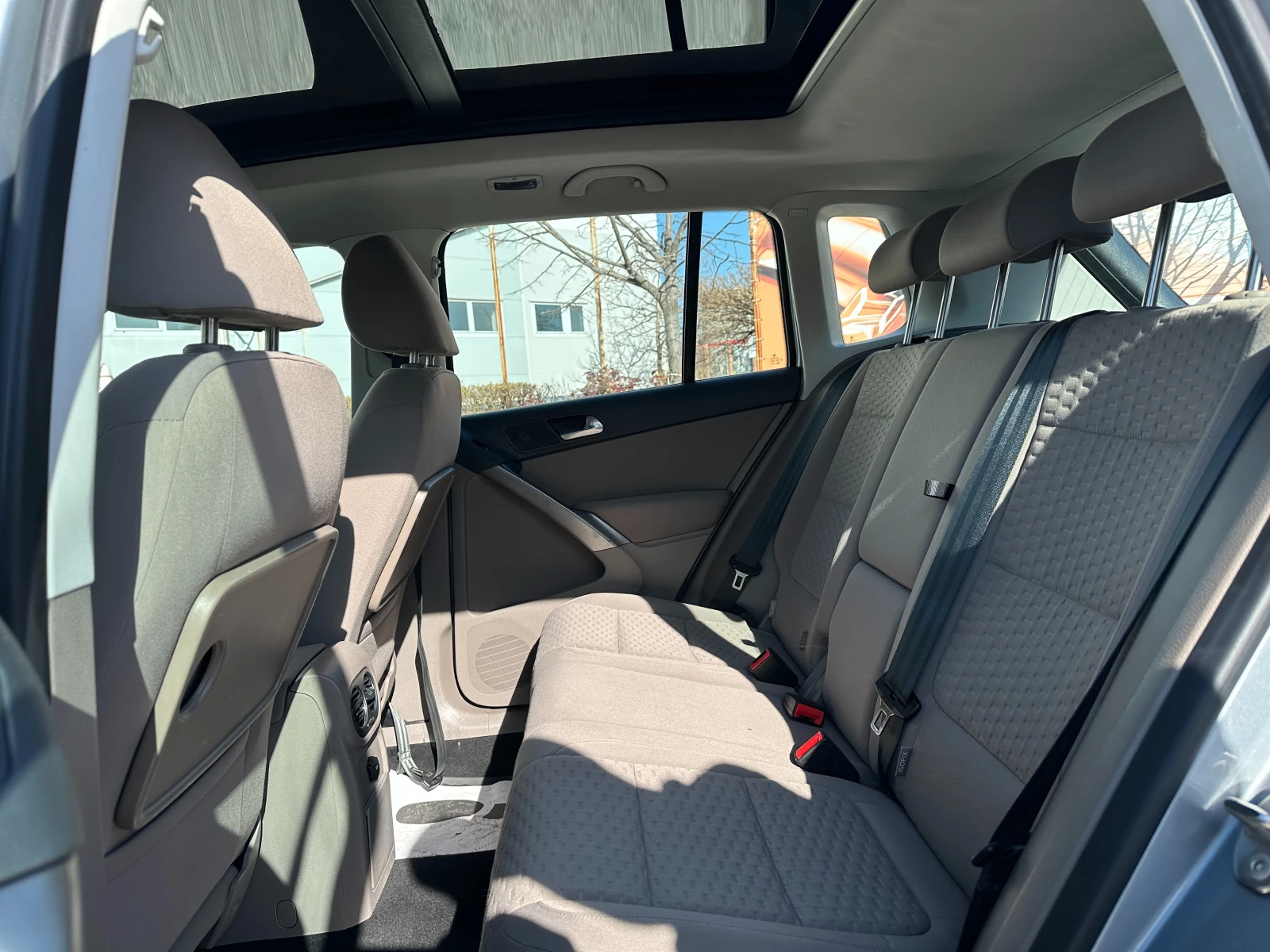 VW Tiguan, снимка 9 - Автомобили и джипове - 53861706